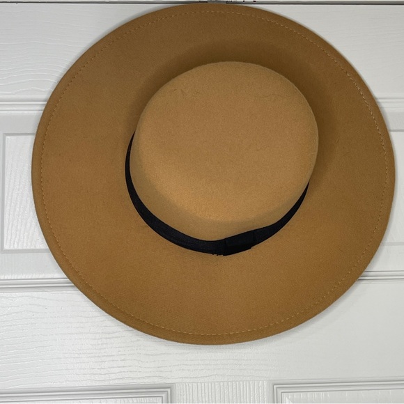CG New York Accessories - C.G New York Tan Wide Brim Felt Hat w/ Black Band New Neutrals Ranch Cottagecore